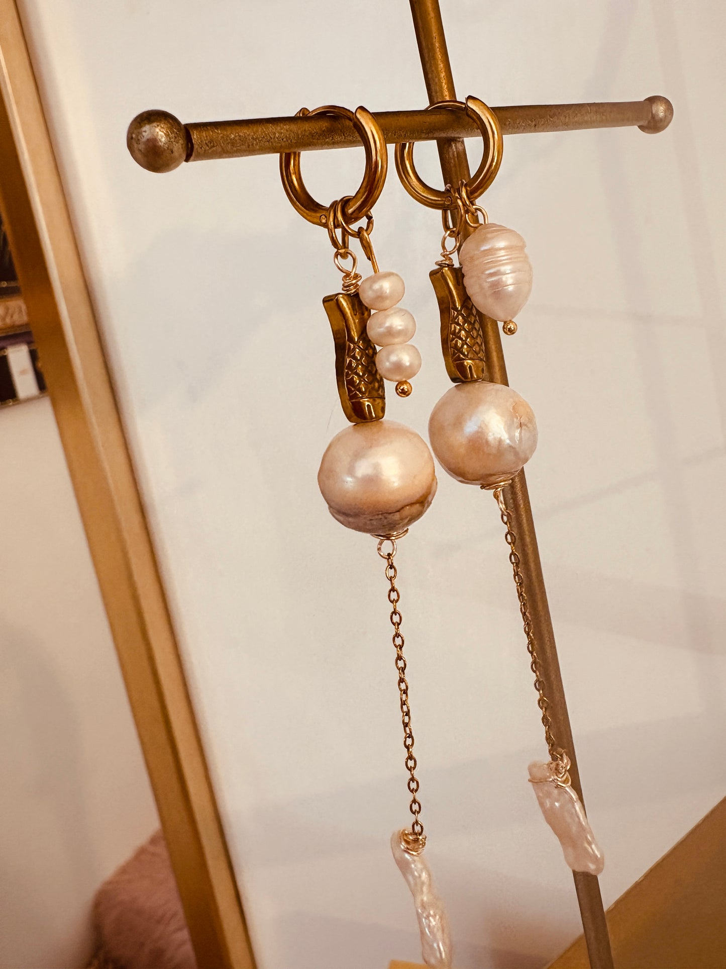 Gold Fish Hema Earring New