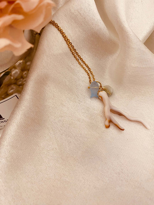 Pez Coral Beige Necklace