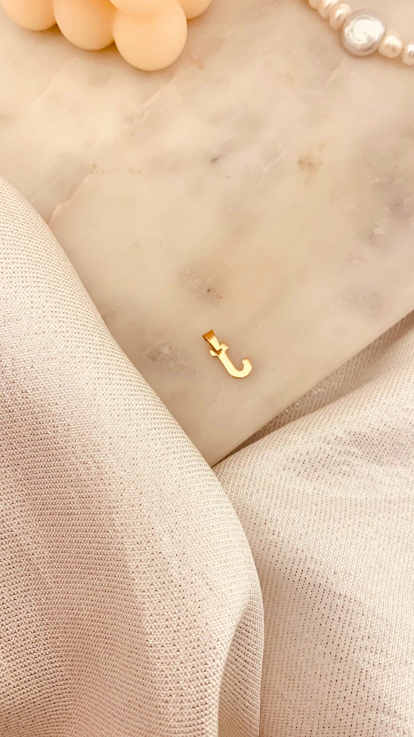 Initial Charm Gold