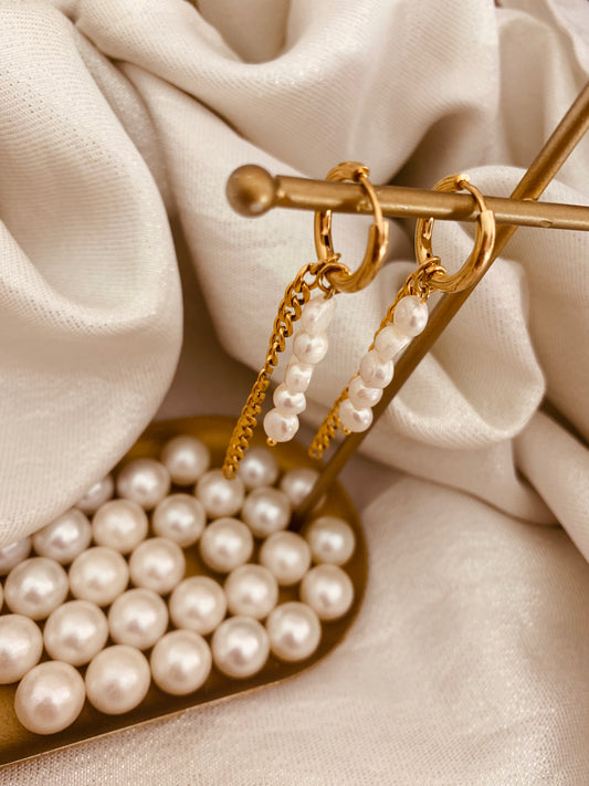 Ara Earring Hoop