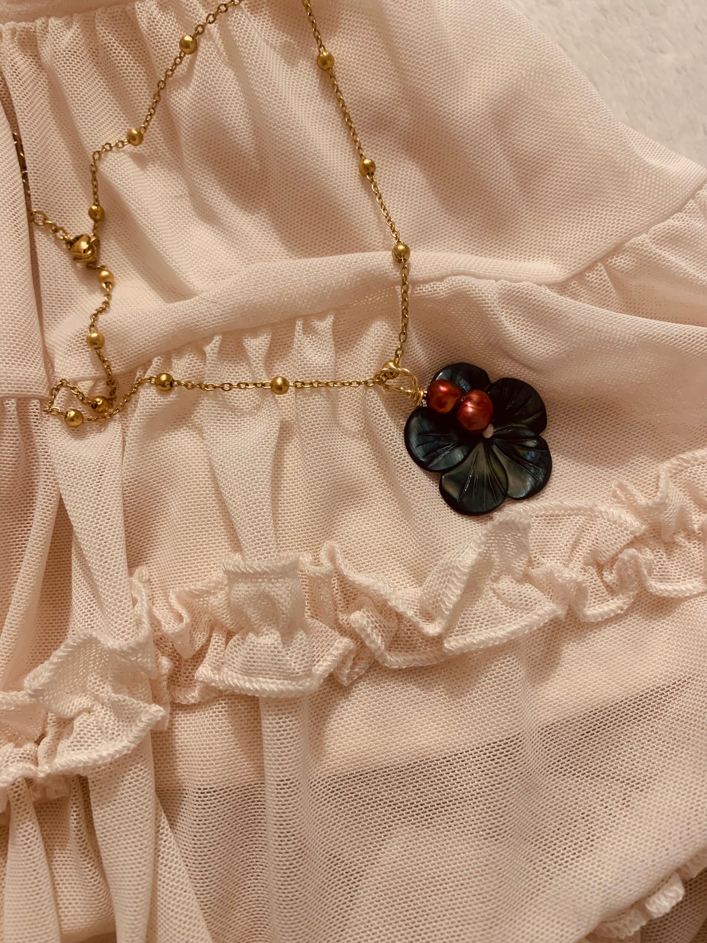 Collar Flor Tallada Cala