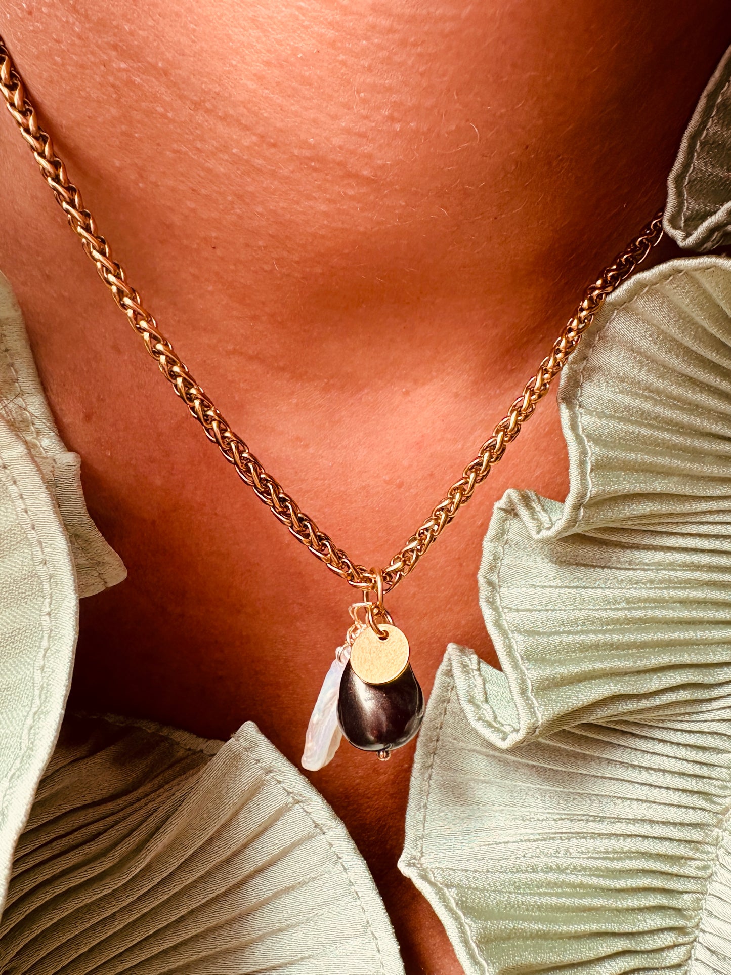 Brilla Black Necklace